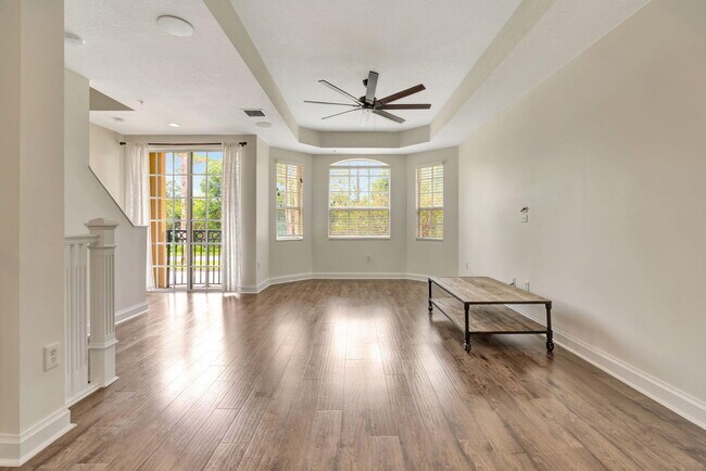 Foto del edificio - 2562 Gardens Pkwy