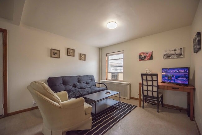 Foto del edificio - 4858 S Springfield Ave