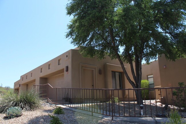 Building Photo - 13013 N Panorama Dr