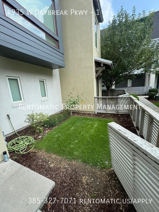 Photo - 4935 W Daybreak Pkwy Townhome