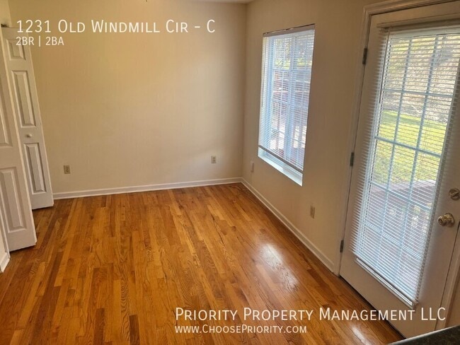 Building Photo - 1231 Old Windmill Cir