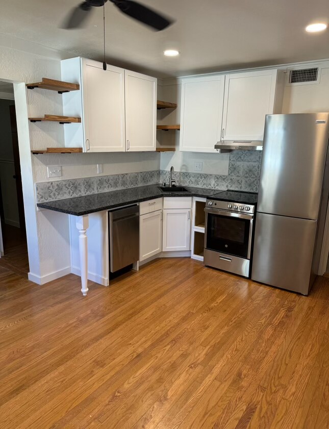 kitchen - 6718 Sundown Ct