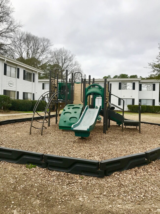 Foto del edificio - Broadmoor Apartments