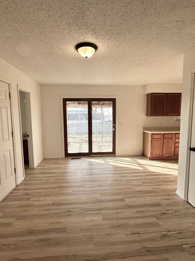 Building Photo - S0064-MF2-E1