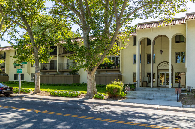 Alt. Exterior - Las Brisas