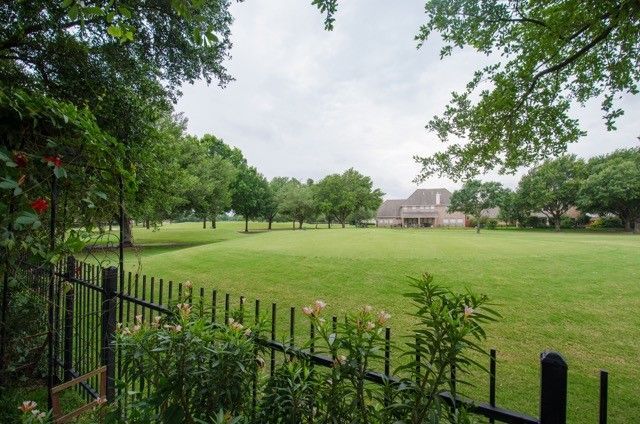 Building Photo - 21427 Willow Glade Dr