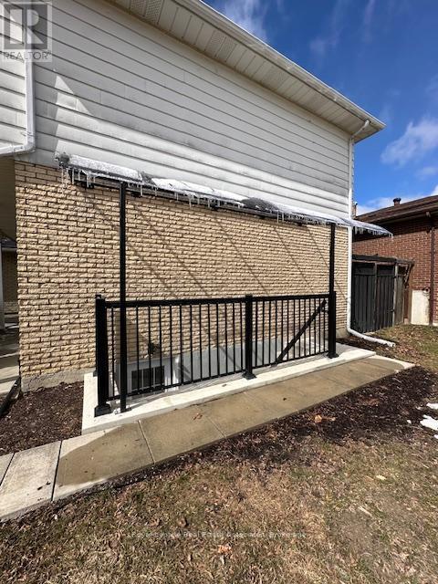 Building Photo - 1 Esplanade Rd