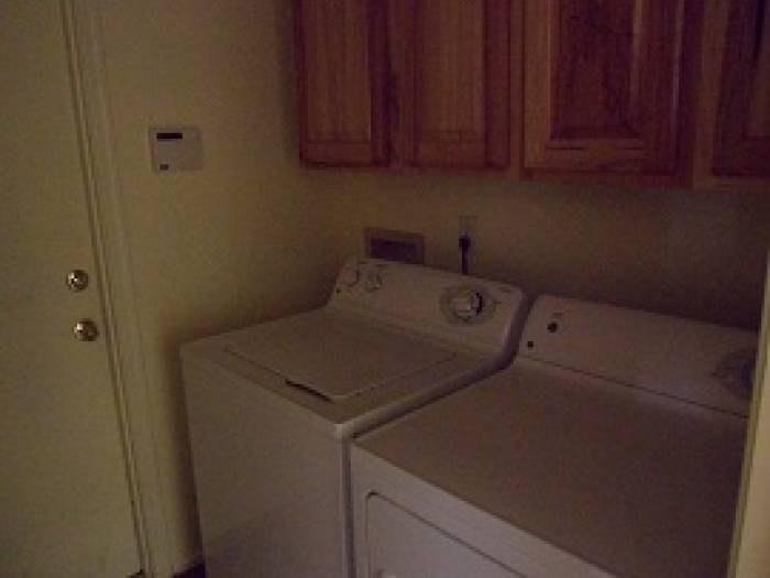 Foto del edificio - HOUSE FOR RENT