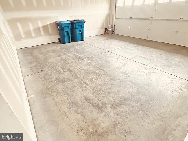 Building Photo - 9 Shillington Ln