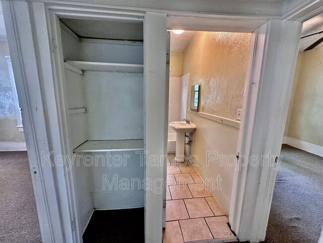 Foto del edificio - 1309 E Osborne Ave