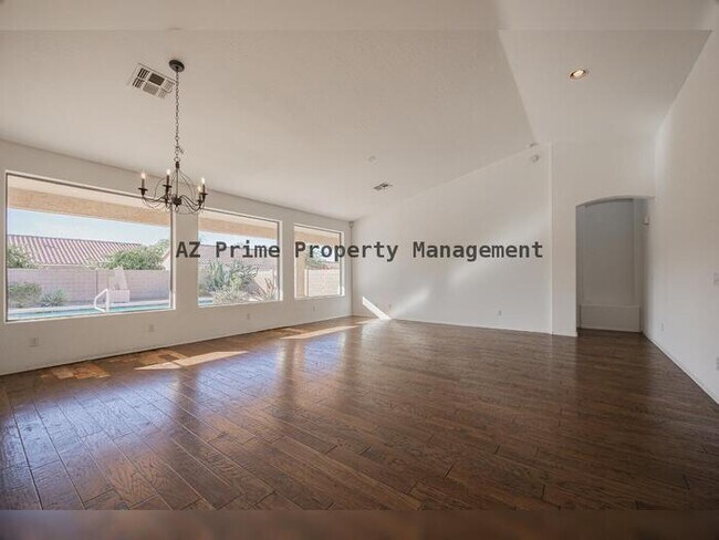 Foto del edificio - 5121 E Wallace Ave