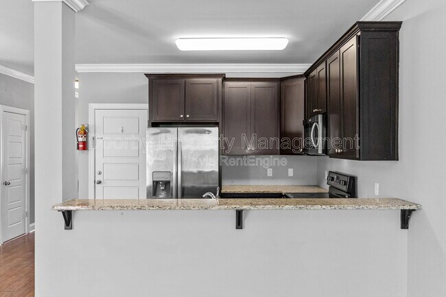 Building Photo - 723 Ladd Ave