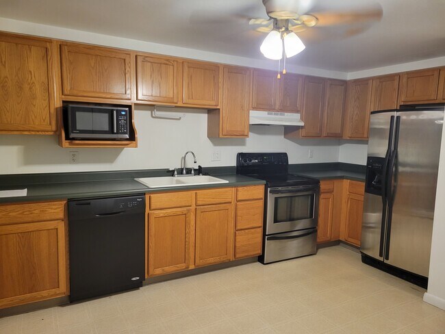 Foto del edificio - 592 Peach View Ln