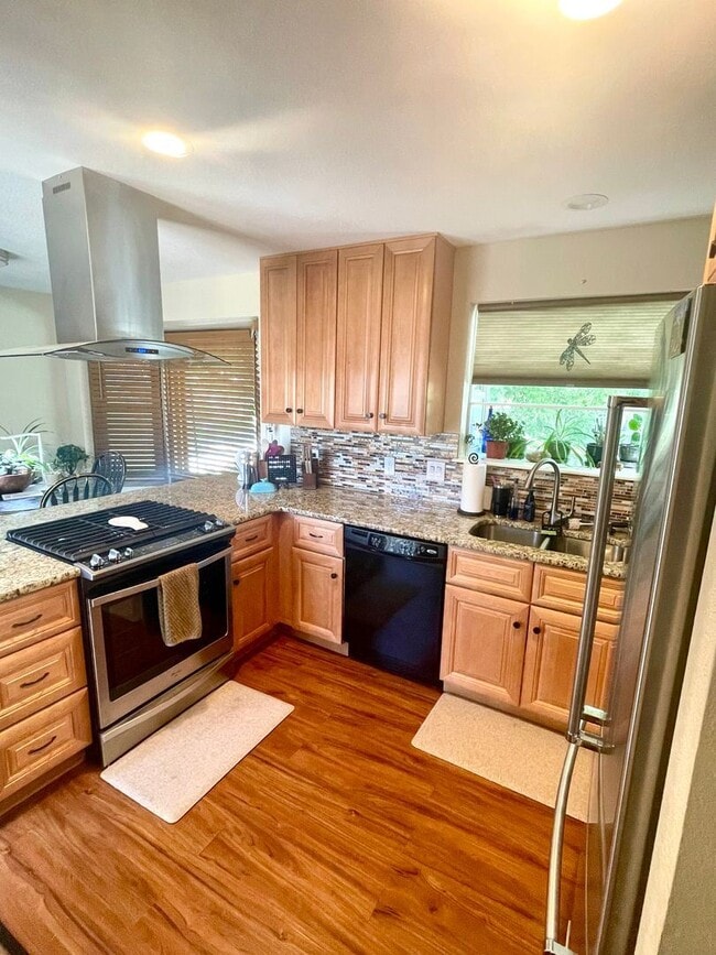 Building Photo - 4 br, 4 bath House - 2355 Ranch Dr.