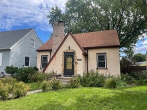 Building Photo - 1532 Huron St