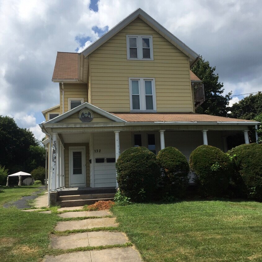 132 Wolcott St Unit 3, Bristol, CT 06010 Apartments in Bristol, CT