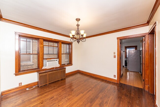 Building Photo - 2848 N Kostner Ave