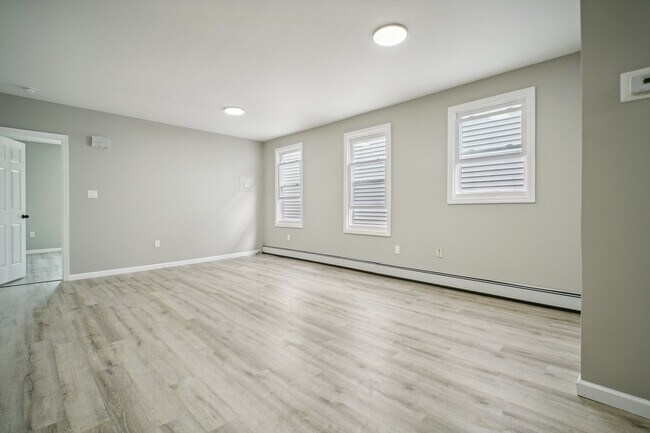 Foto del edificio - 125 Kearney Ave