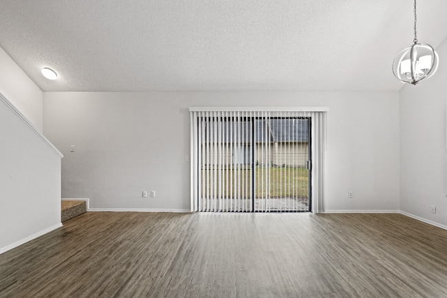 Foto del edificio - 2550 W Bird St