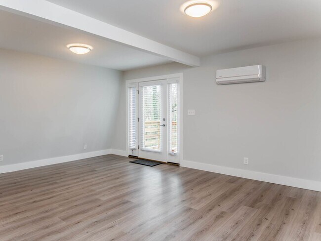 Foto del edificio - Asheville Duplex Rental-Oakley Area