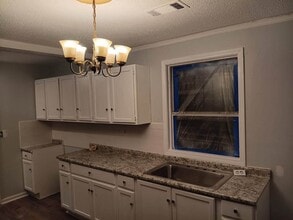 Building Photo - 215 Dunn Dr