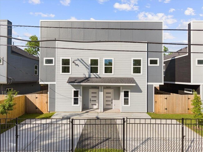 Foto del edificio - 8206 Knox St