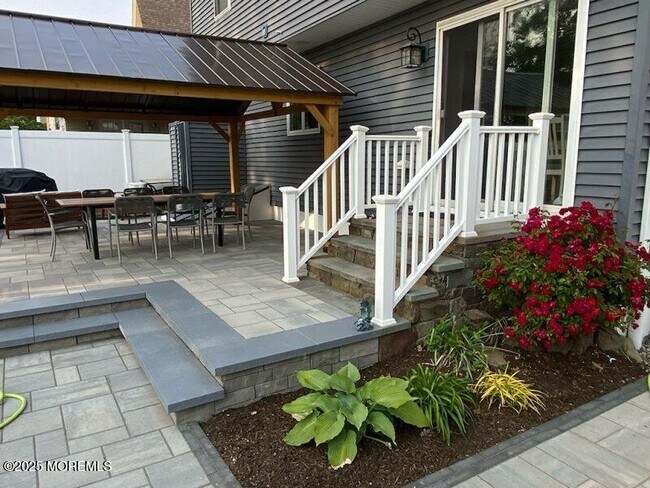 Building Photo - 309 Cooks Ln