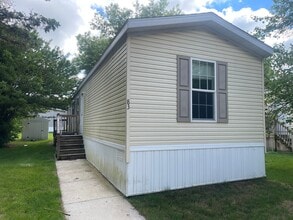 Building Photo - 83 E Manor St