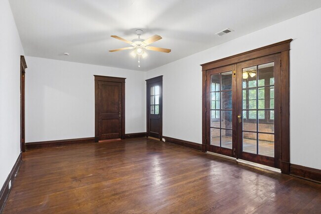 Foto del edificio - 407 Biddle Ave