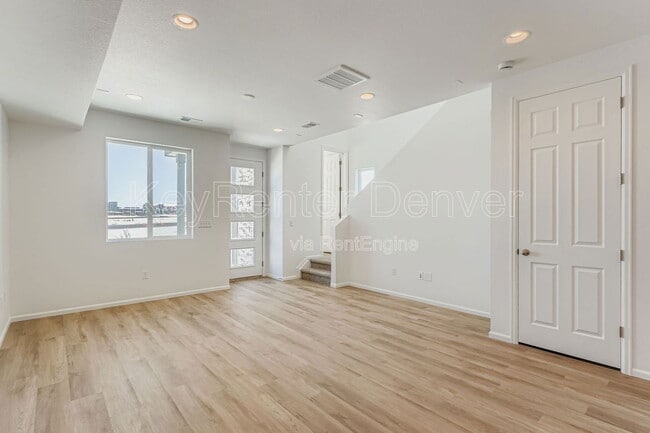 Foto del edificio - 6601 N Netherland St