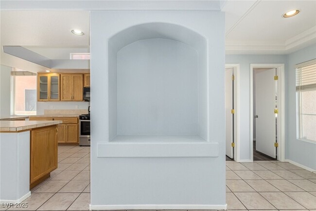 Building Photo - 9842 Silver Lasso St