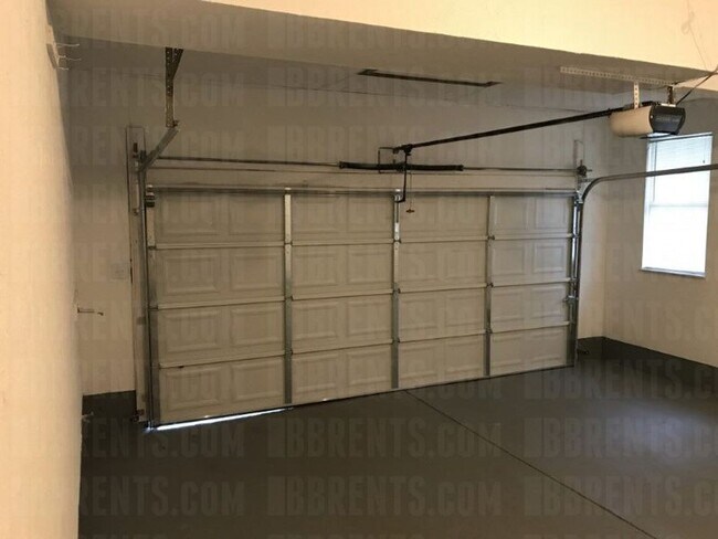Building Photo - 1300 Parkway Ct 4BR/2.5BA (Fairfield)