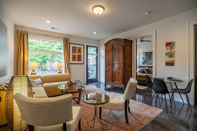 New, modern, super clean apt. - 376 Brooks Ave NE