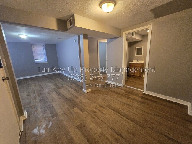 Building Photo - 4005 S Grand Blvd