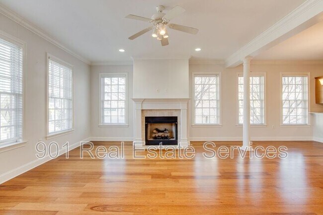 Building Photo - 65 E Pontotoc Ave