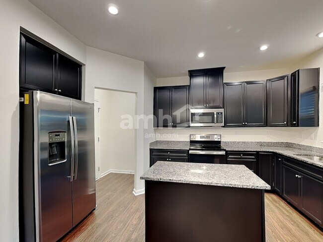 Foto del edificio - 657 Hamilton Park Drive