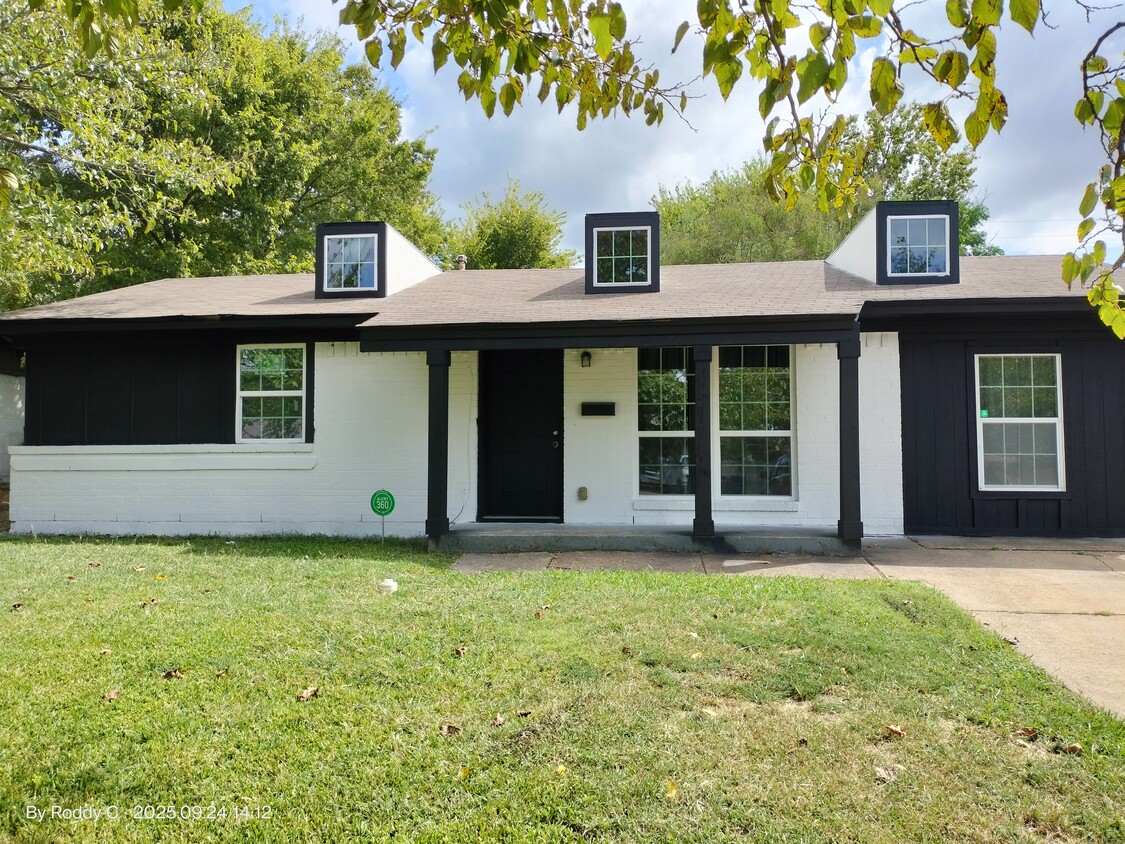 Foto principal - 4214 Mehalia Dr