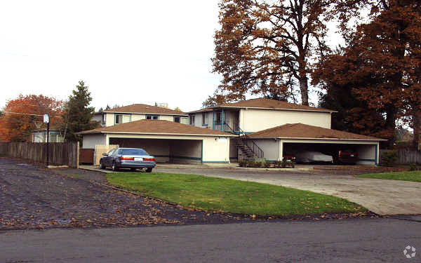 Primary Photo - 1700 N Davis St