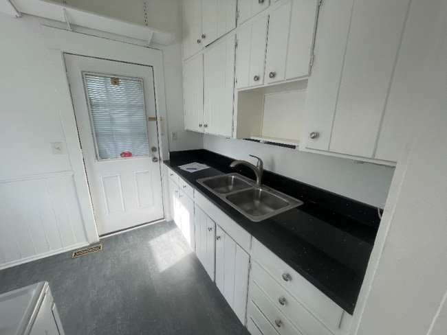 Foto del edificio - 221 N Davison St