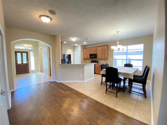 Building Photo - 14930 Telge Lake Trail