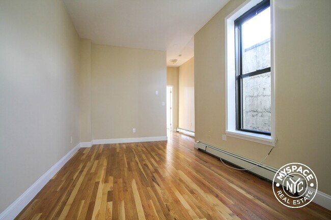 Foto del edificio - 460 Throop Ave