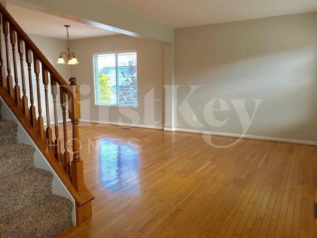 Building Photo - 6176 Fox Run Ln