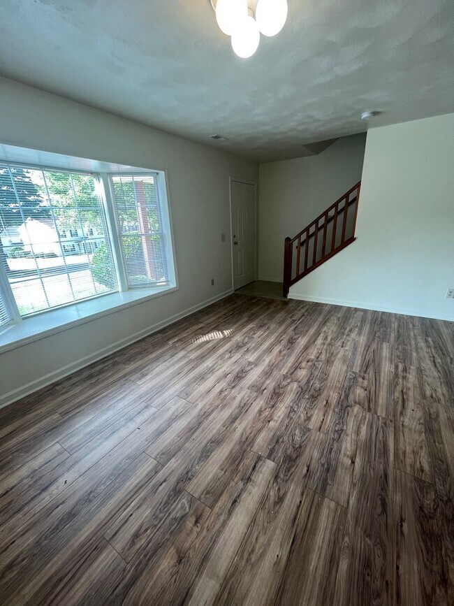 Foto del edificio - Large Townhome North Main Blacksburg