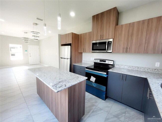 Building Photo - 3707 Las Vistas Ln