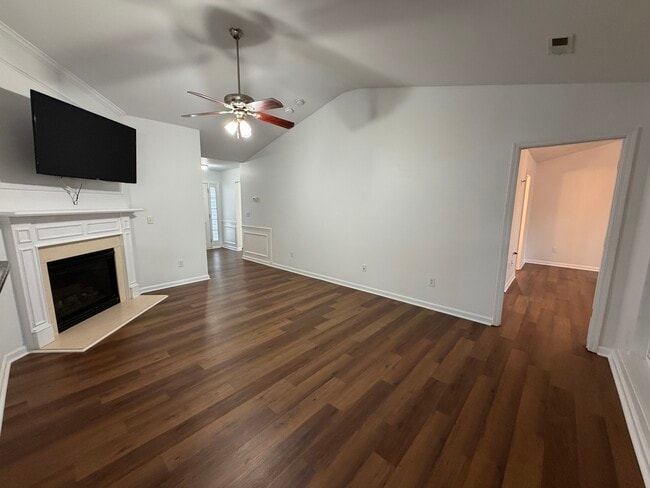 Building Photo - 1863 New Castle Dr