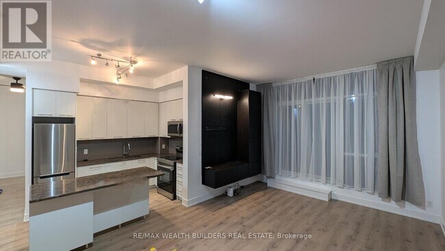 Photo du bâtiment - 9471 Yonge St