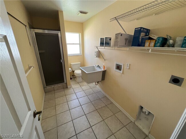 Foto del edificio - 234 SW 43rd St