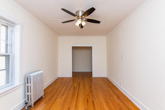 Building Photo - 2482 N Lincoln Ave