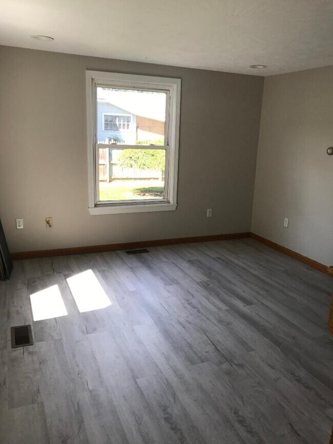 Building Photo - 809 Hulett St