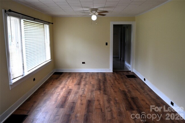 Foto del edificio - 2736 Peachtree Rd